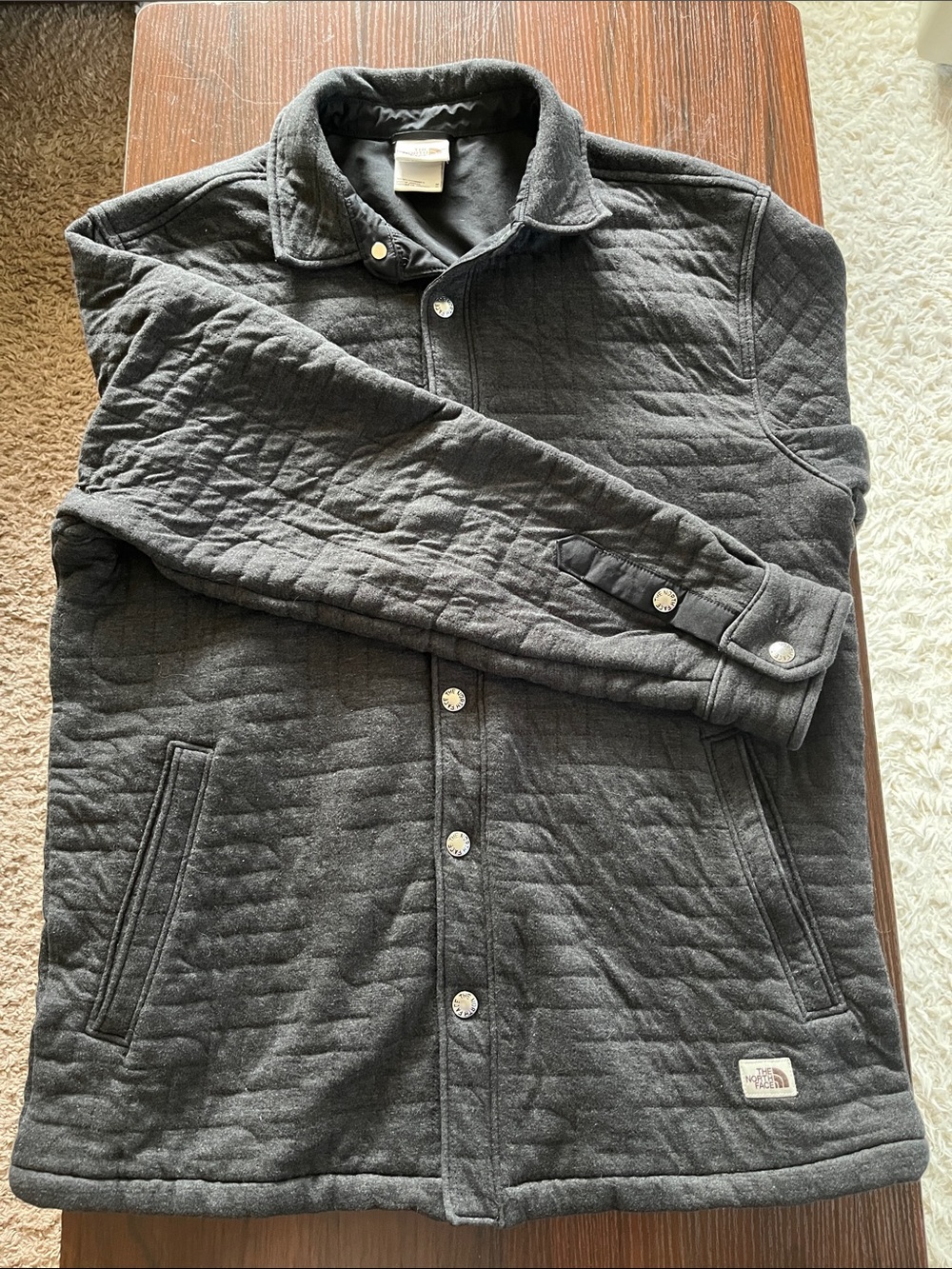The North Face Quilted Charcoal Snap-Front Shirt Jacket size M